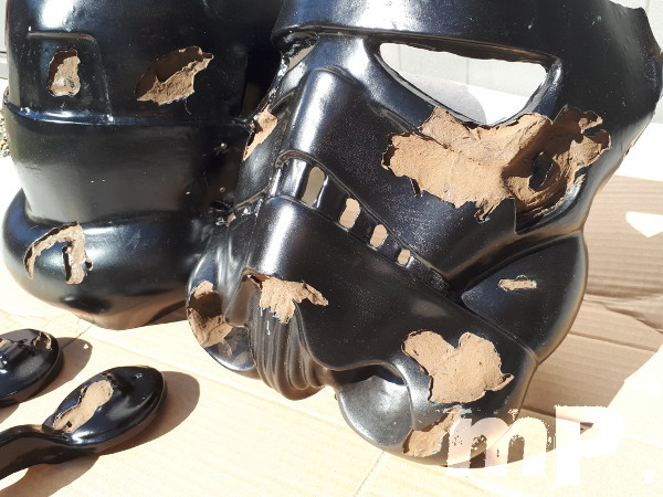 Helm mit Rostgrundierung